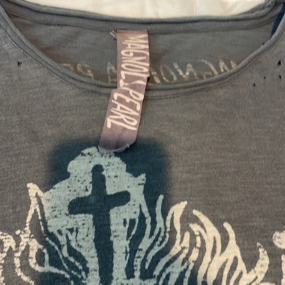 Magnolia Pearl Sovereign Heart T-shirt - Picture 3 of 9